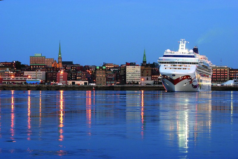 Norwegian Jewel luxus hajóutak